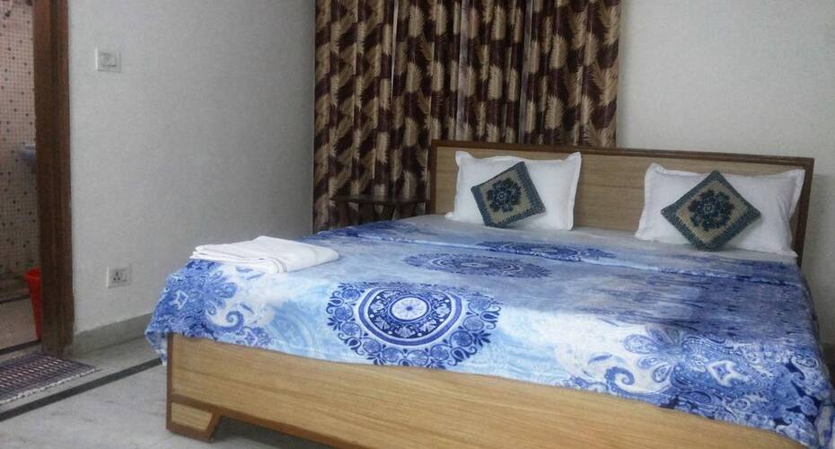 Redleaf Service Apartments, New Delhi 3